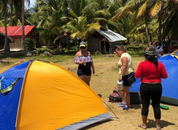 Camping in Icodub: Needle Island